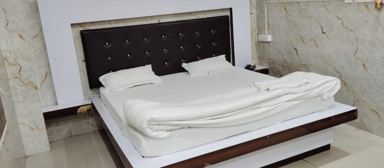 Hotel Shri Sai International, Sitamarhi Dumra Extérieur photo